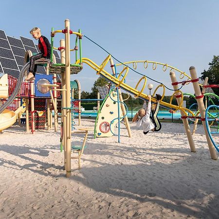 Vakantiepark Wilhelm Tell Superieur Chalet Opglabbeek Екстериор снимка