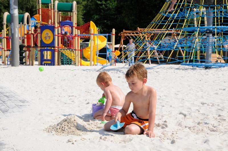 Vakantiepark Wilhelm Tell Superieur Chalet Opglabbeek Екстериор снимка