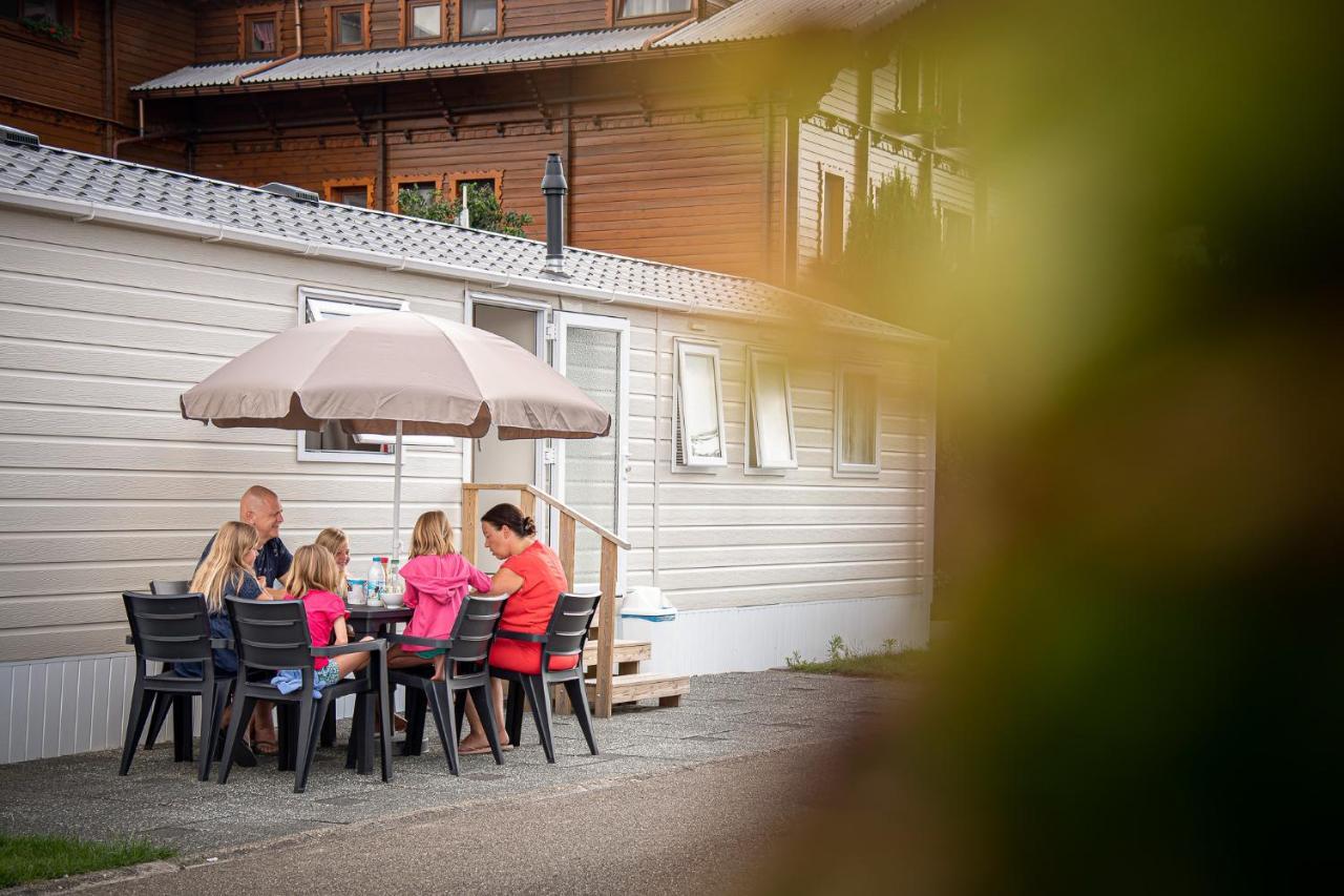 Vakantiepark Wilhelm Tell Superieur Chalet Opglabbeek Екстериор снимка